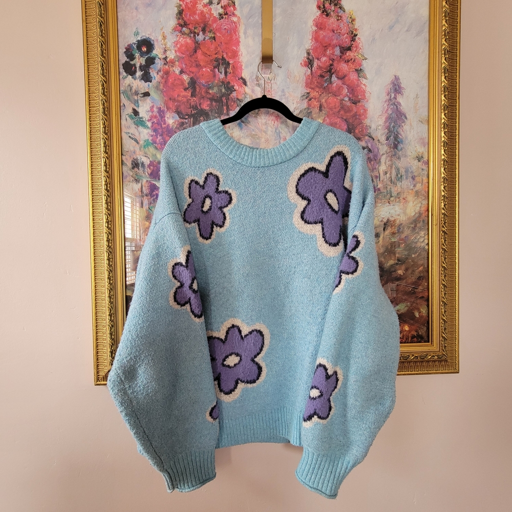 American Eagle Oversized Light Blue Floral Sweater